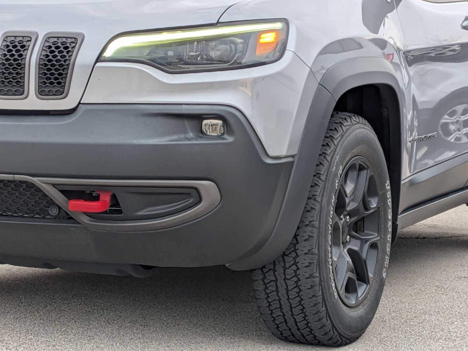 Thumbnail: 2021 Jeep Cherokee - 35