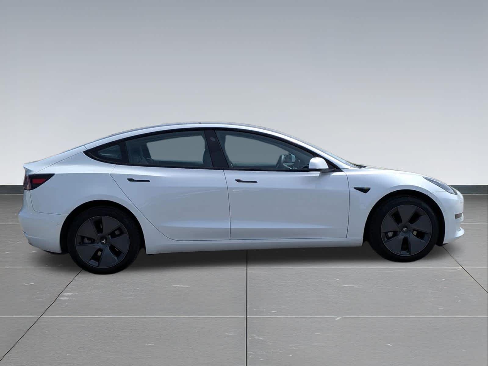 Thumbnail: 2022 Tesla Model 3 - 6