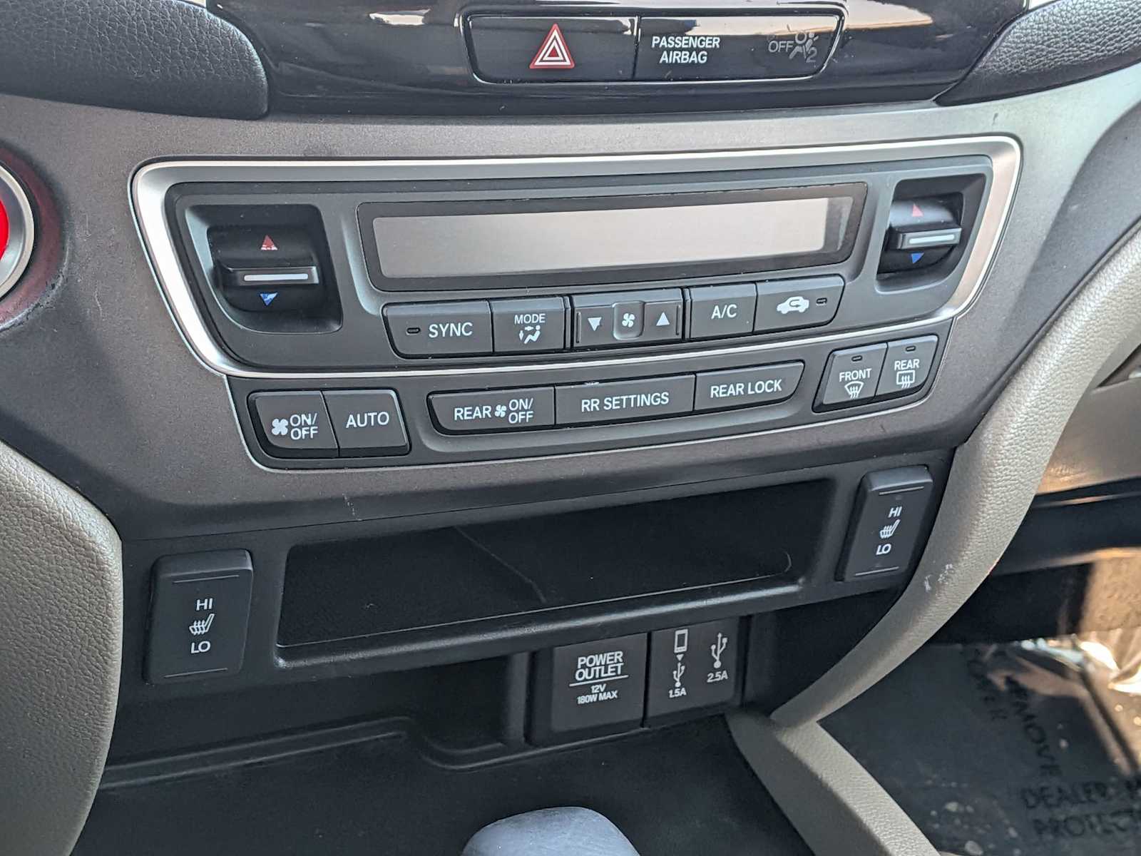 Thumbnail: 2017 Honda Pilot - 28