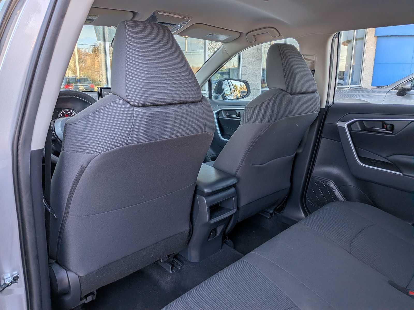 Thumbnail: 2019 Toyota RAV4 - 16