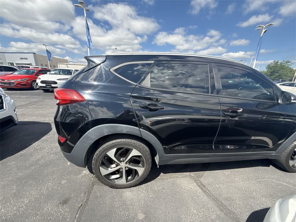 Thumbnail: 2016 Hyundai Tucson - 7