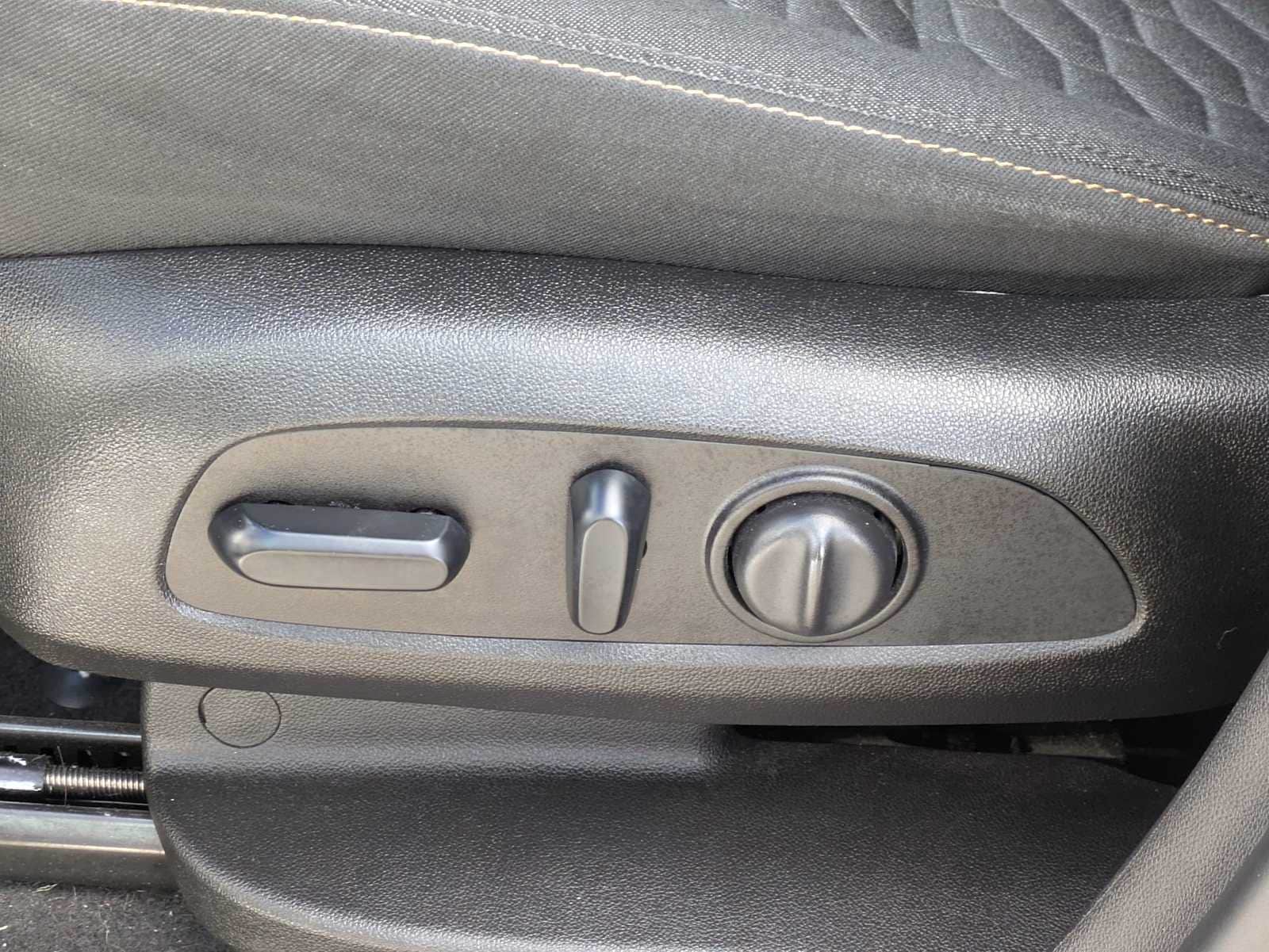 Thumbnail: 2019 Chevrolet Equinox - 16