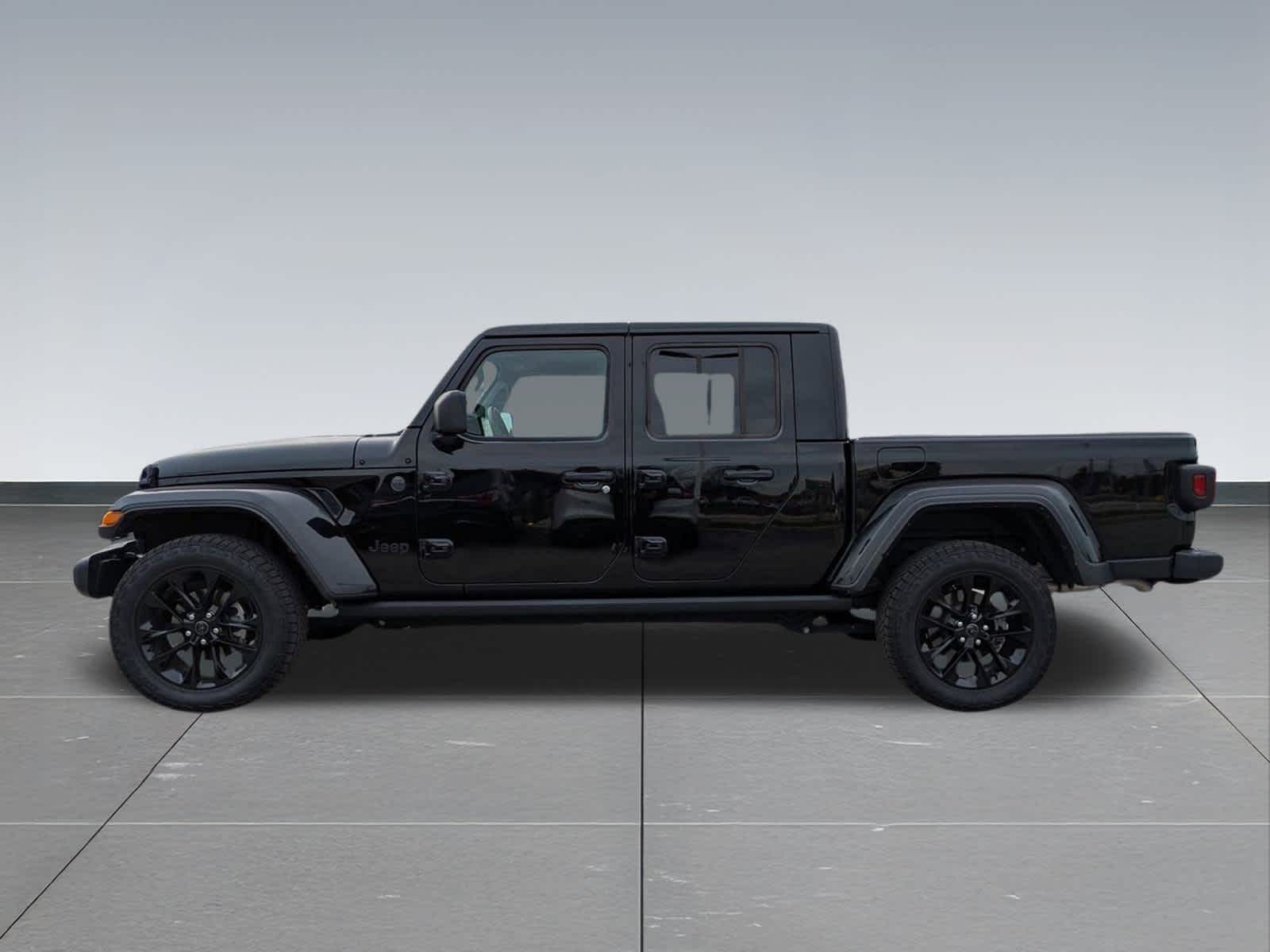 Thumbnail: 2024 Jeep Gladiator - 3