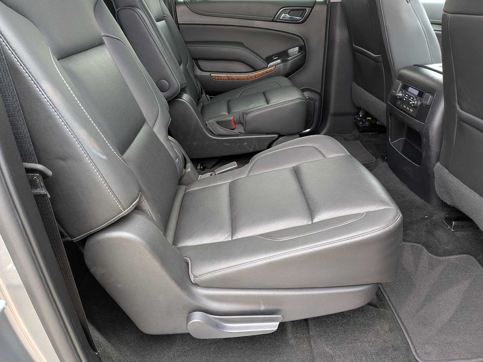 Thumbnail: 2019 Chevrolet Suburban - 20