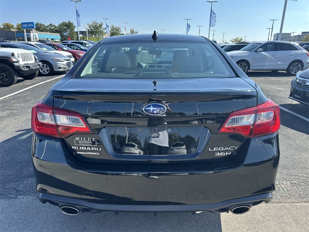 2018 Subaru Legacy 3.6R Limited photo 3