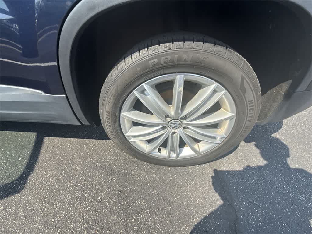 2012 Volkswagen Tiguan SE 13