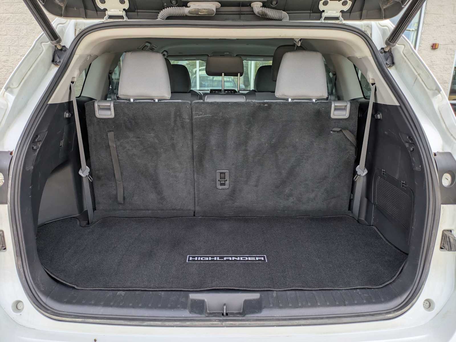 Thumbnail: 2022 Toyota Highlander - 31