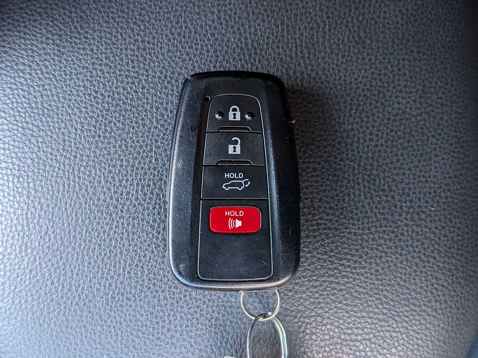 Thumbnail: 2021 Toyota RAV4 - 30