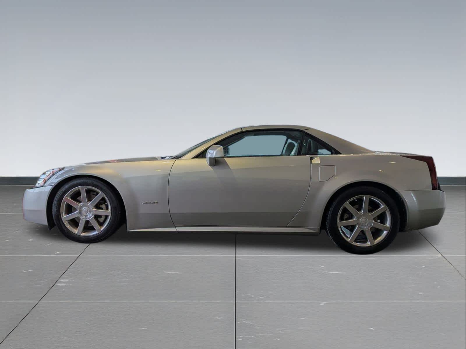 Thumbnail: 2005 Cadillac XLR - 3
