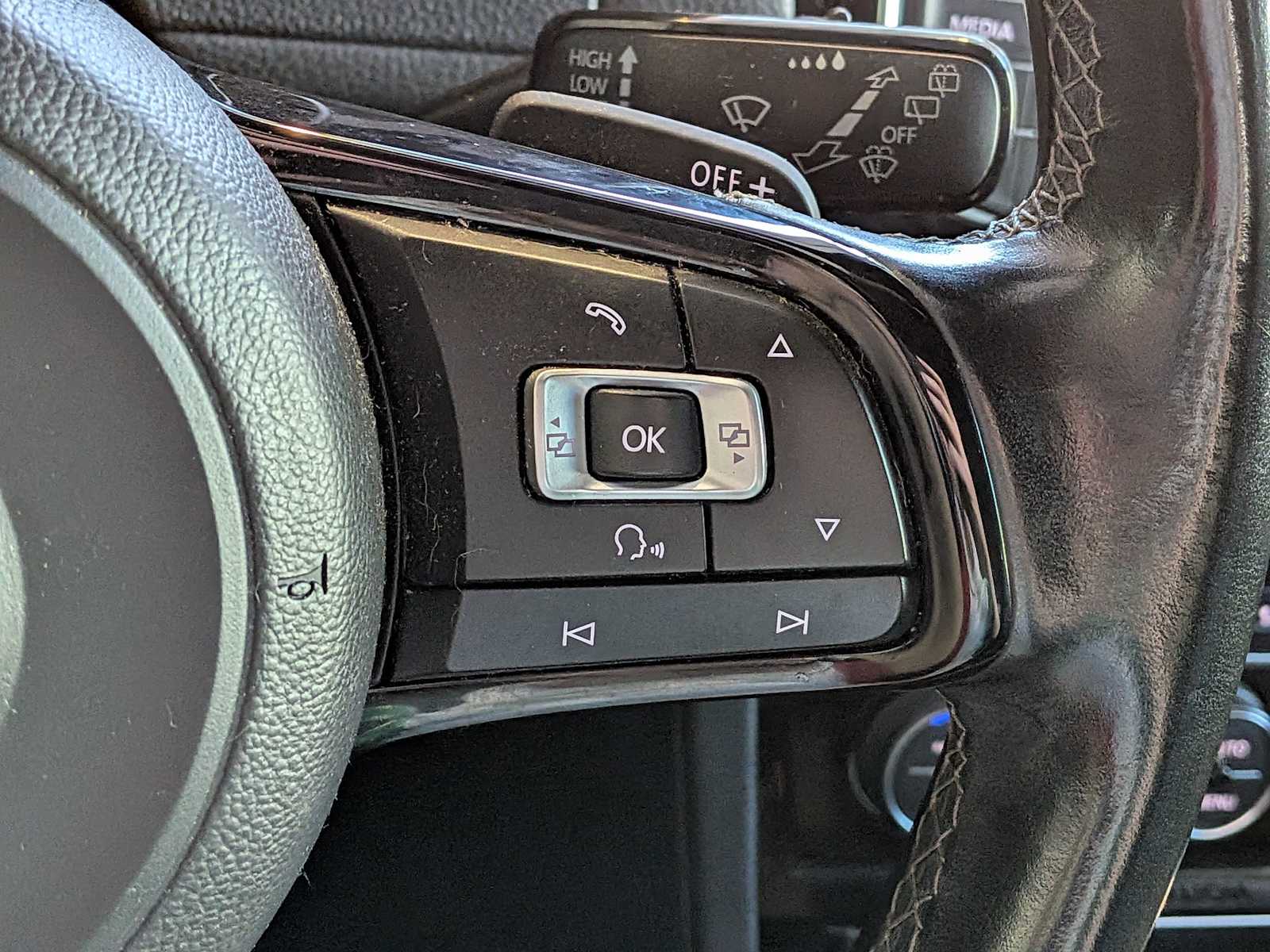 Thumbnail: 2015 Volkswagen Golf - 22