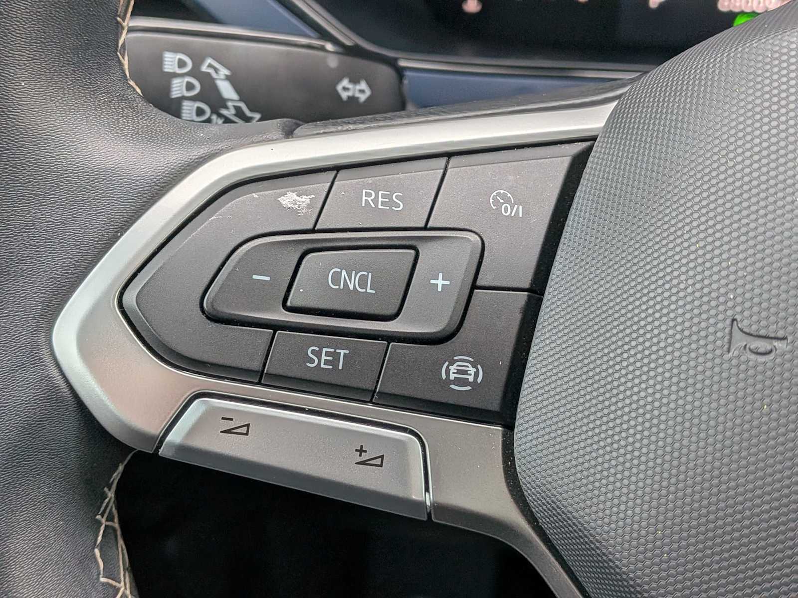 Thumbnail: 2022 Volkswagen Taos - 24