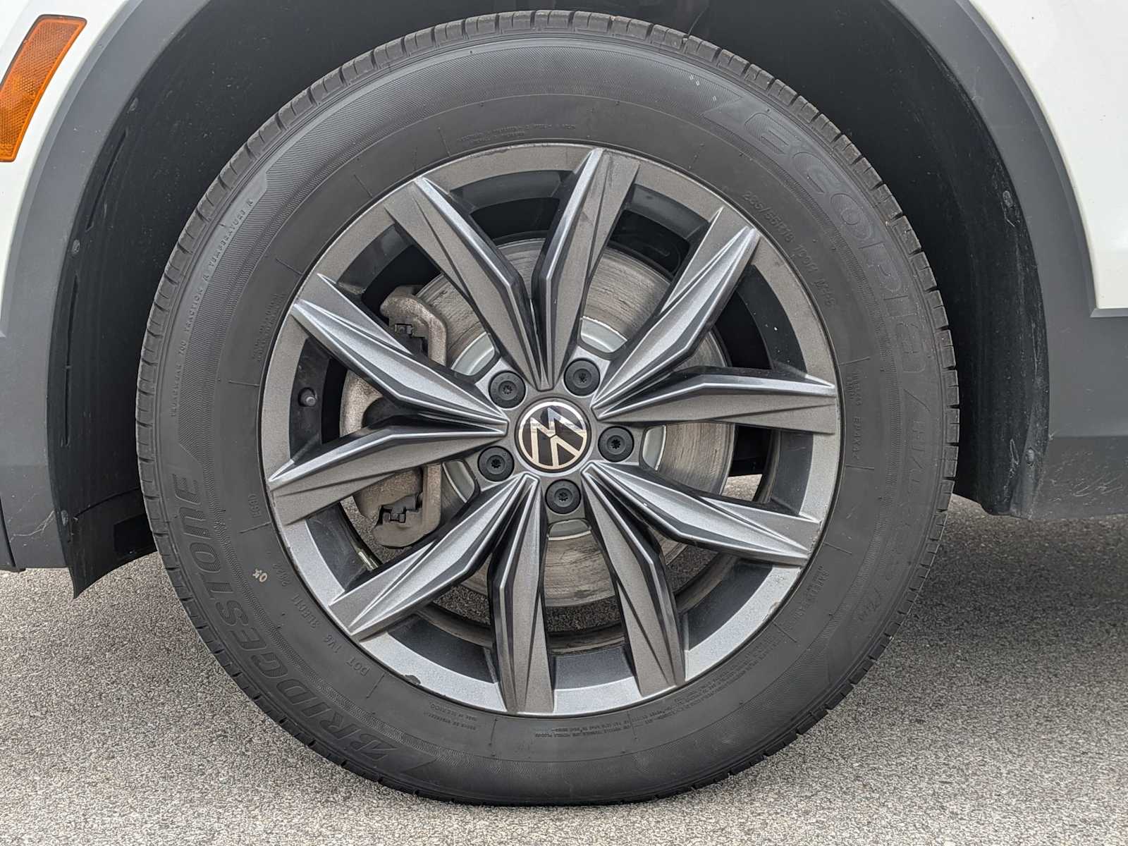 Thumbnail: 2022 Volkswagen Tiguan - 14