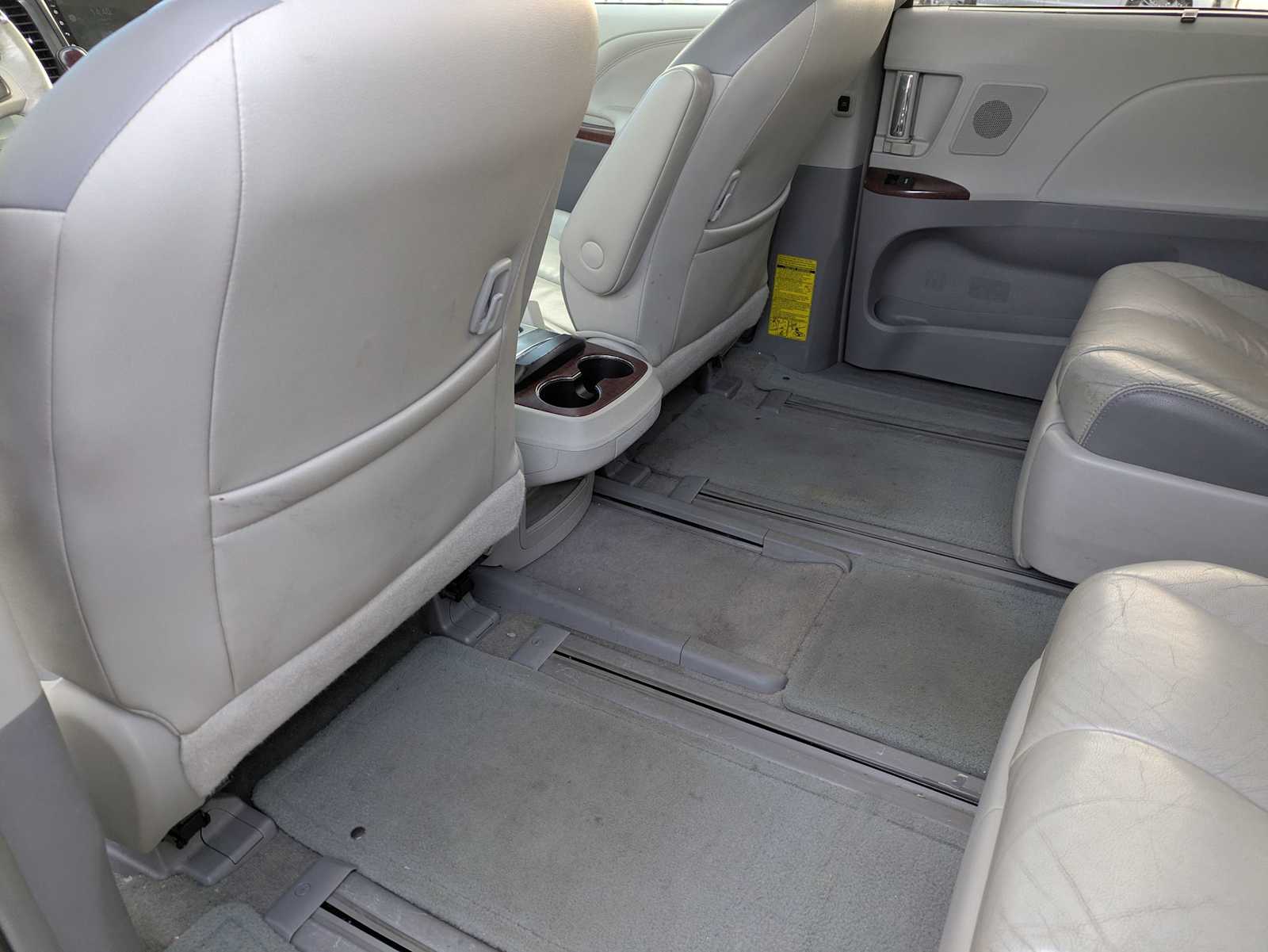 Thumbnail: 2012 Toyota Sienna - 17