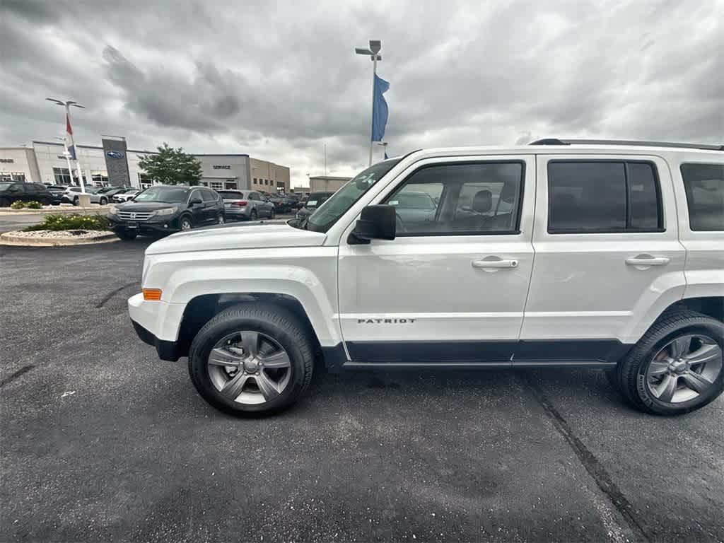 Thumbnail: 2016 Jeep Patriot - 3