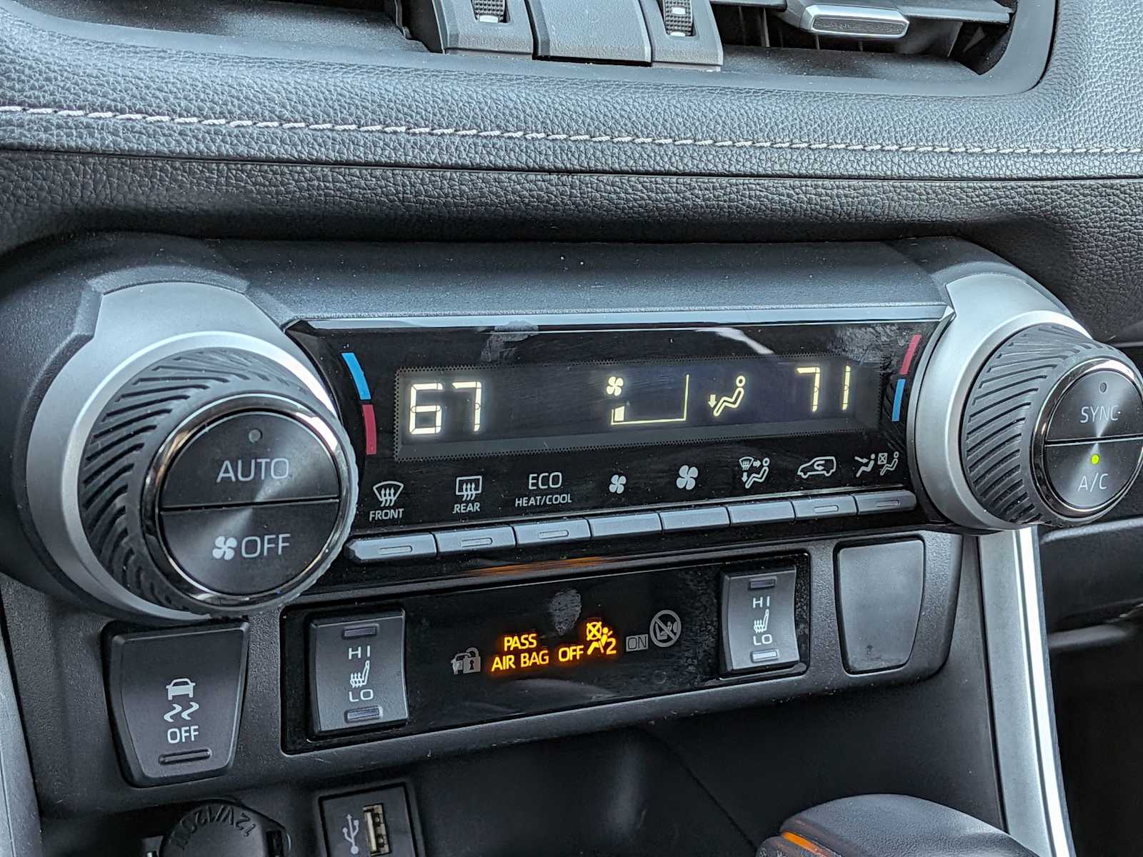 Thumbnail: 2023 Toyota RAV4 - 32