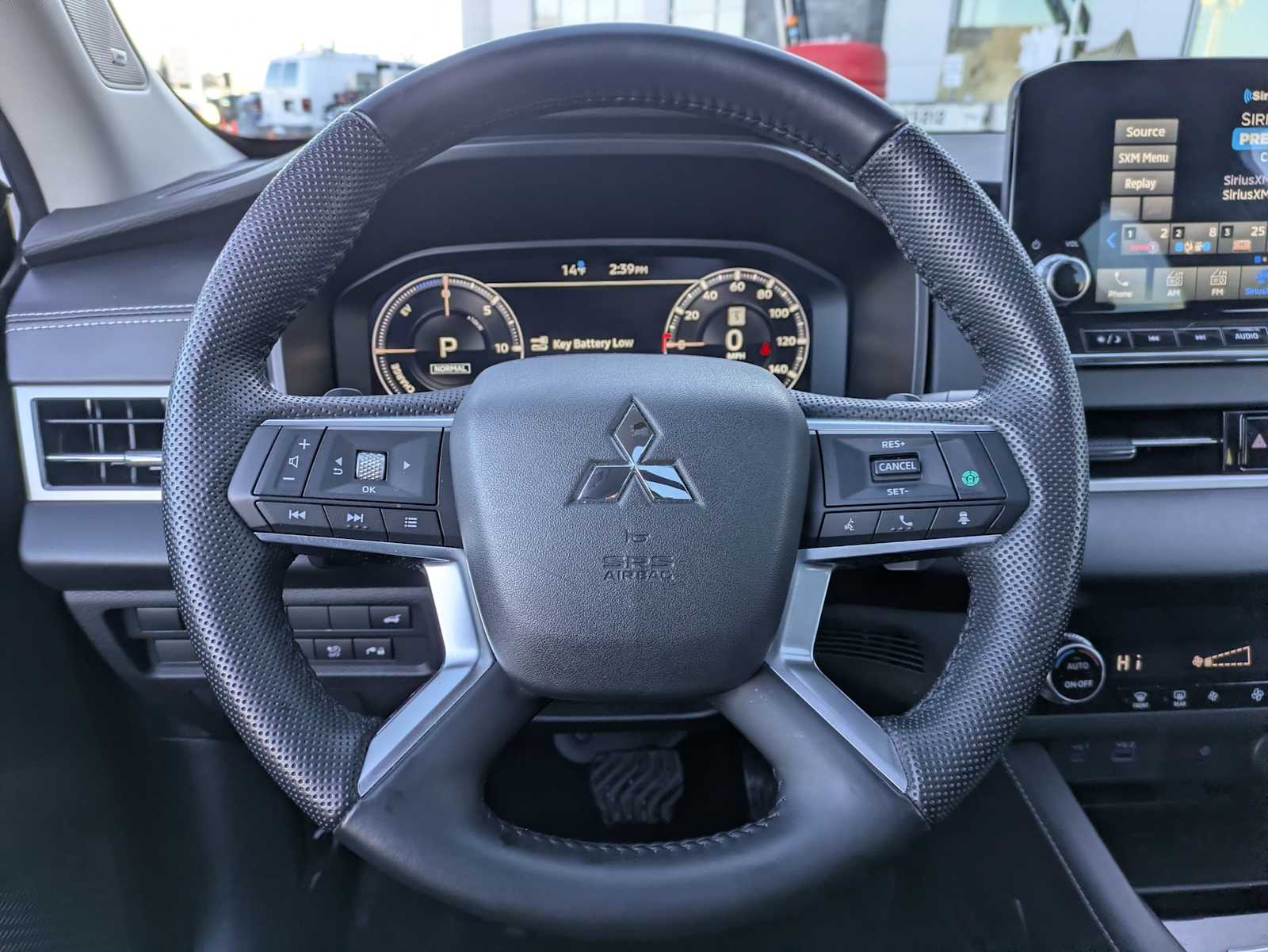 Thumbnail: 2023 Mitsubishi Outlander - 23