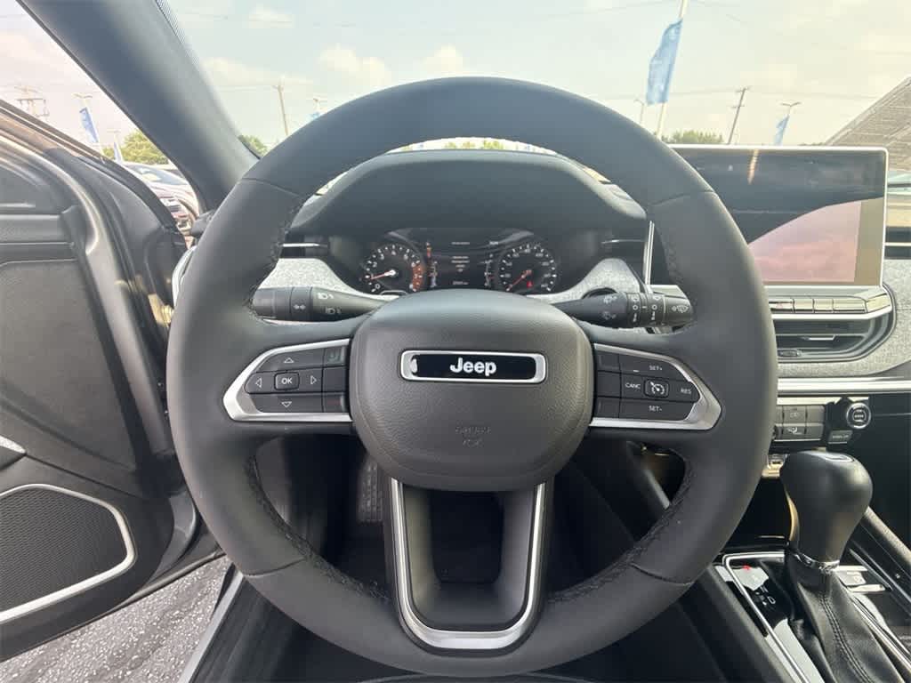 Thumbnail: 2023 Jeep Compass - 21