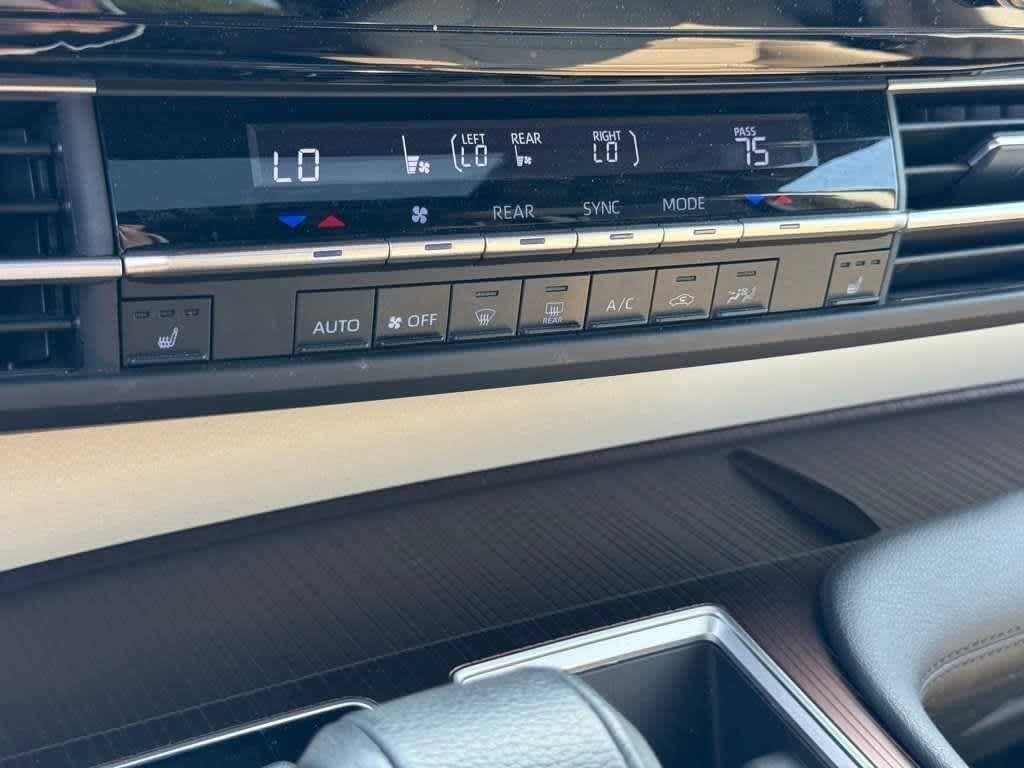 Thumbnail: 2022 Toyota Sienna - 21