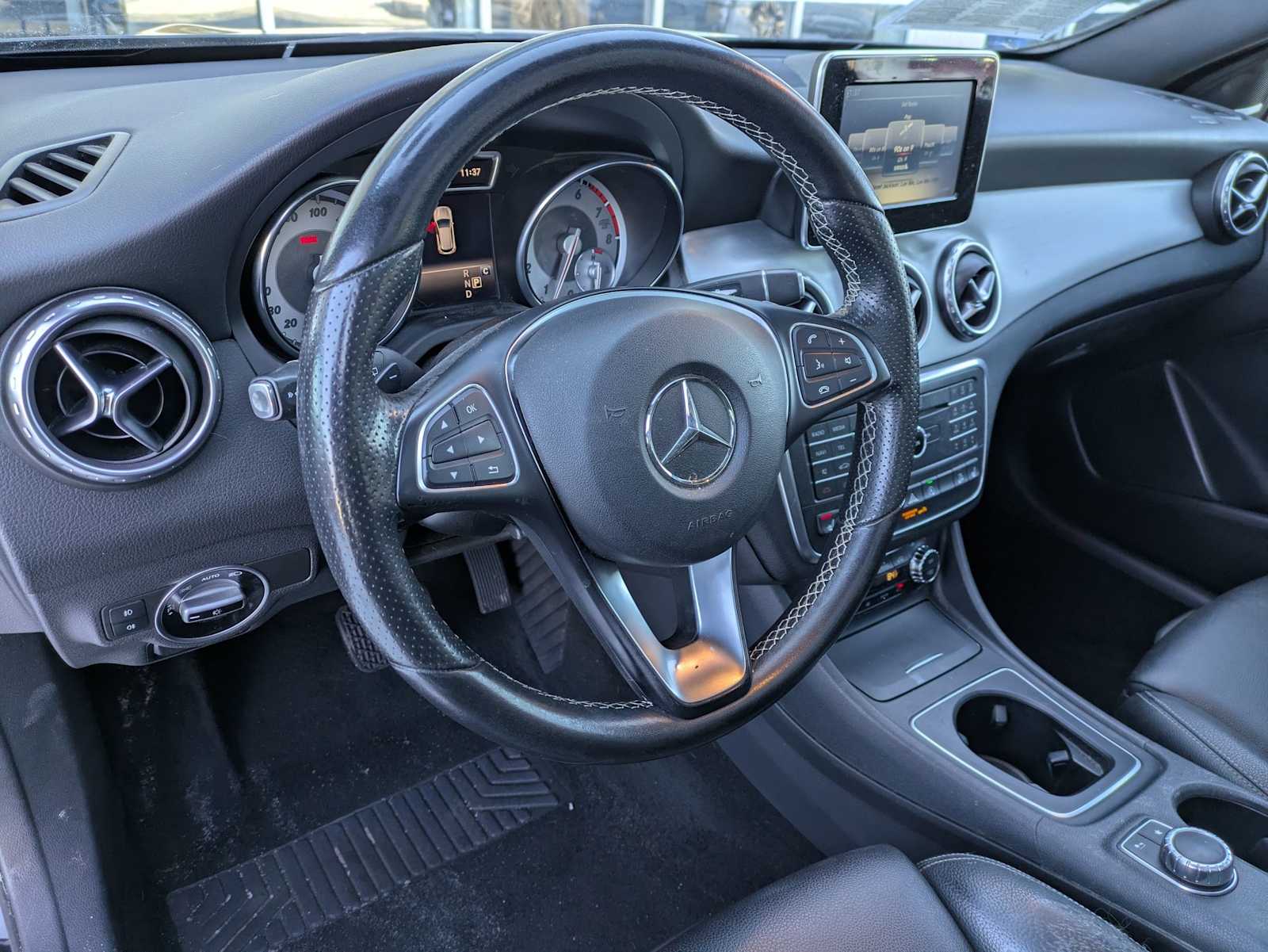 Thumbnail: 2017 Mercedes-Benz GLA - 2