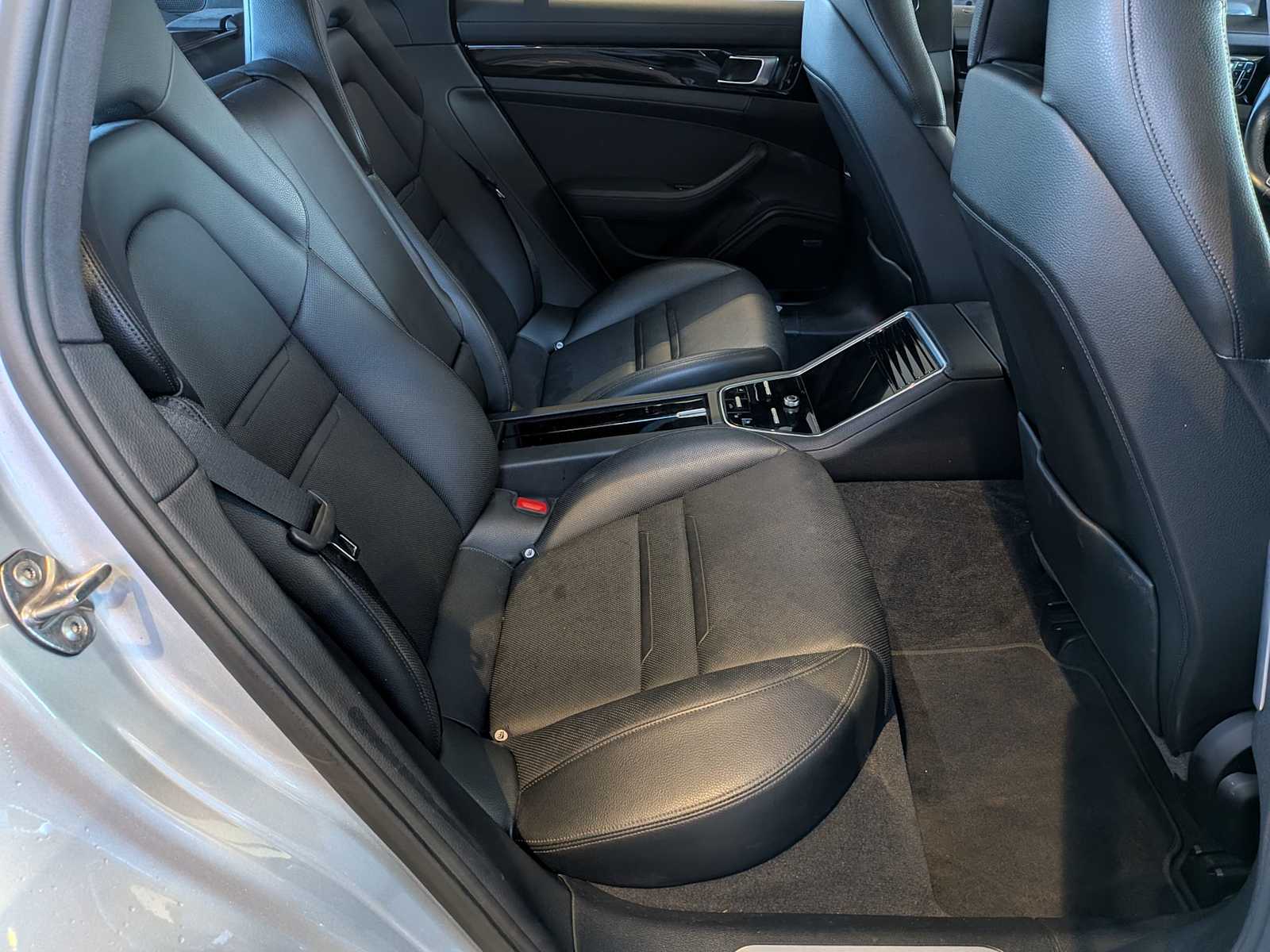 Thumbnail: 2017 Porsche Panamera - 20