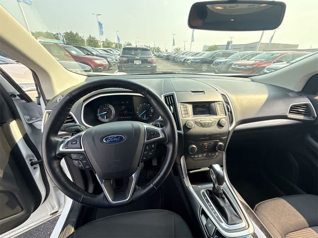 Thumbnail: 2017 Ford Edge - 14