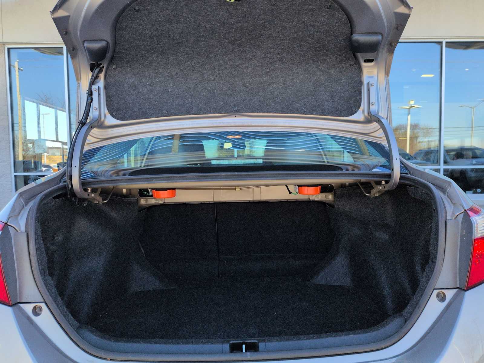 Thumbnail: 2015 Toyota Corolla - 29