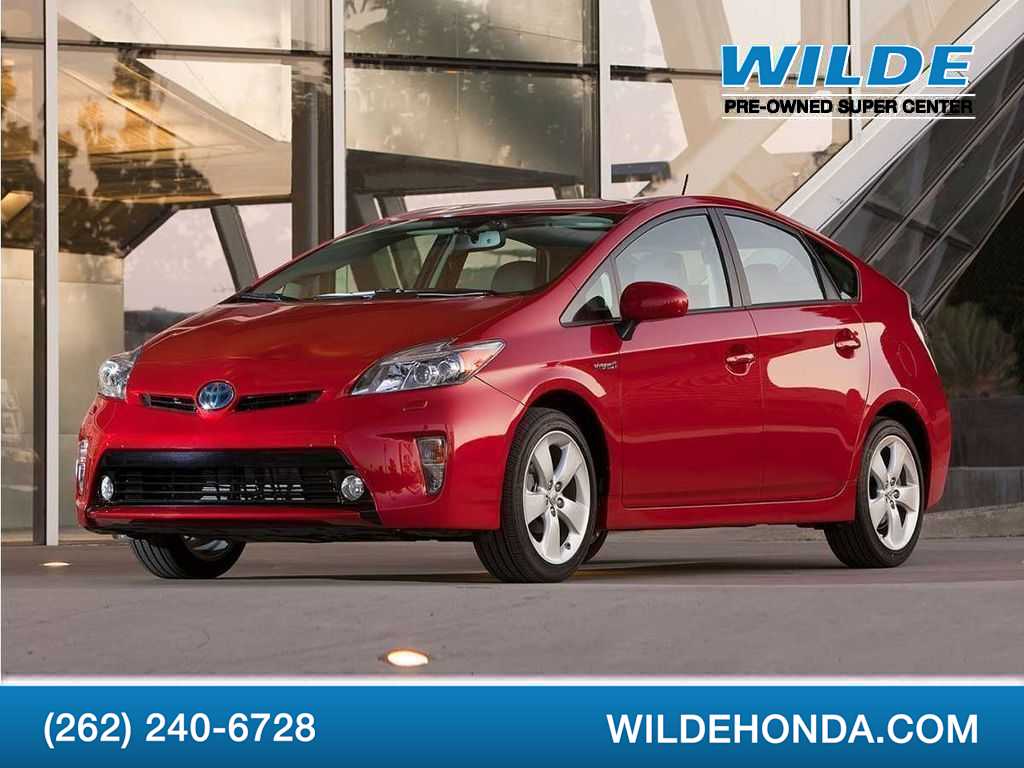2015 Toyota Prius Three's photo