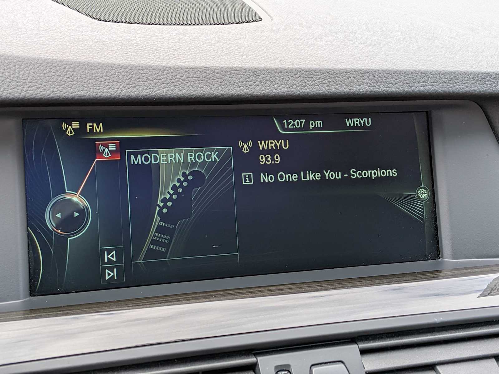 Thumbnail: 2013 BMW 5 Series - 26