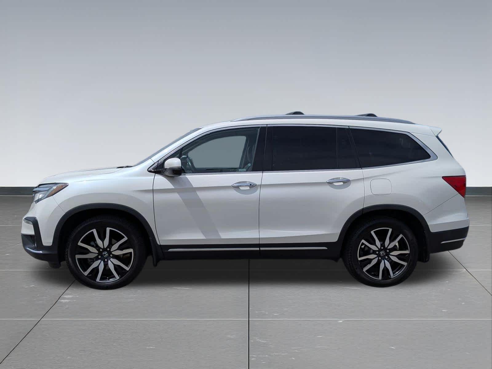 Thumbnail: 2019 Honda Pilot - 2