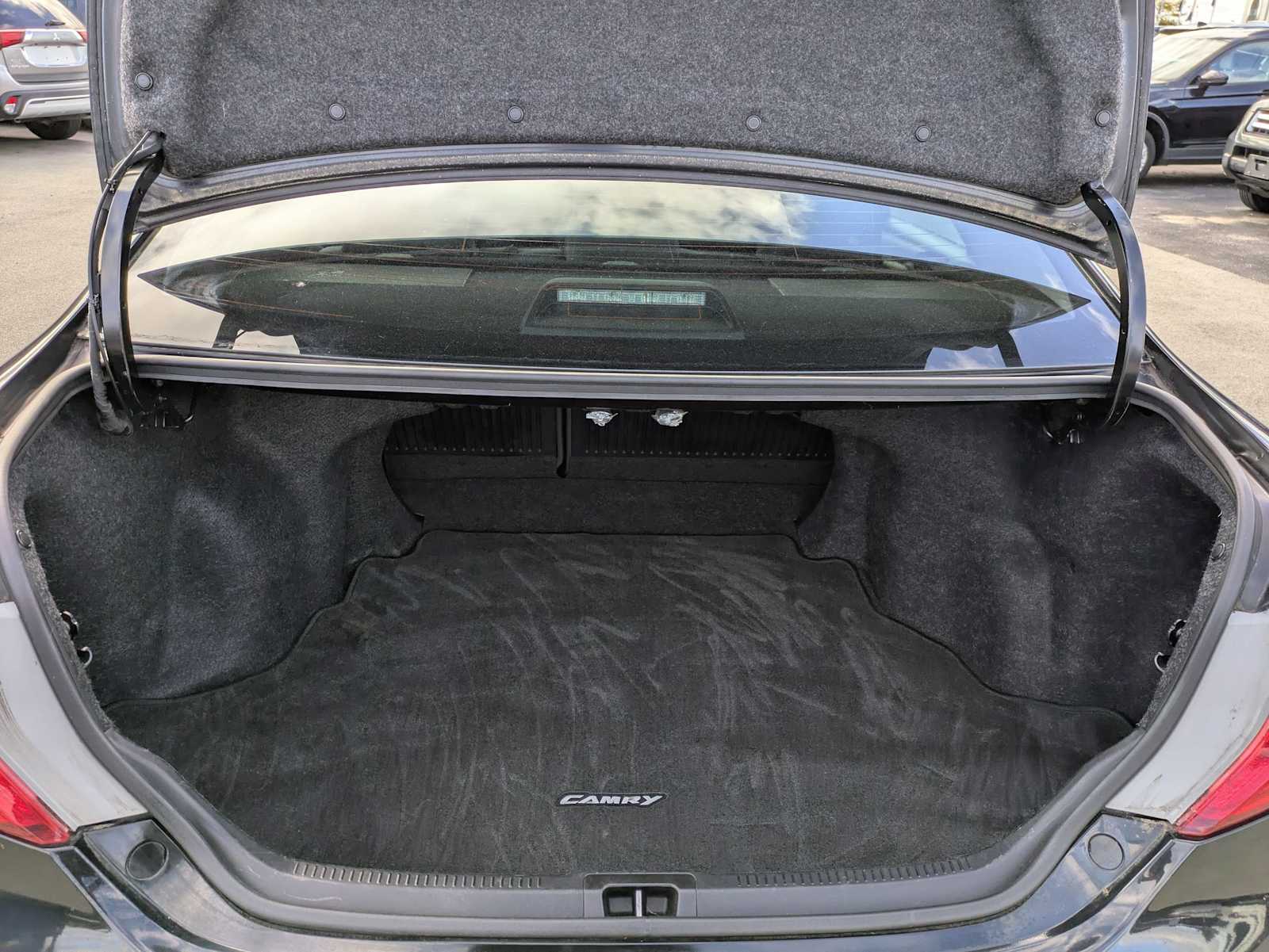 Thumbnail: 2014 Toyota Camry - 31