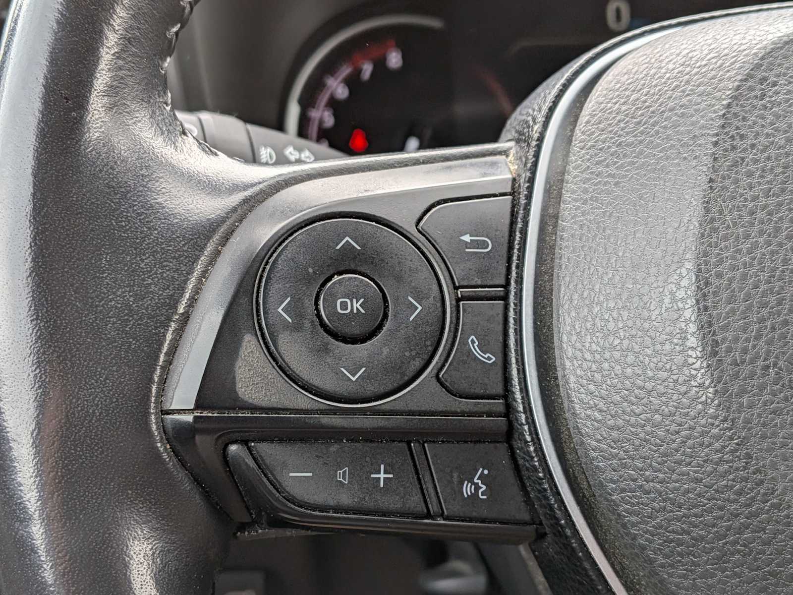 Thumbnail: 2019 Toyota RAV4 - 24
