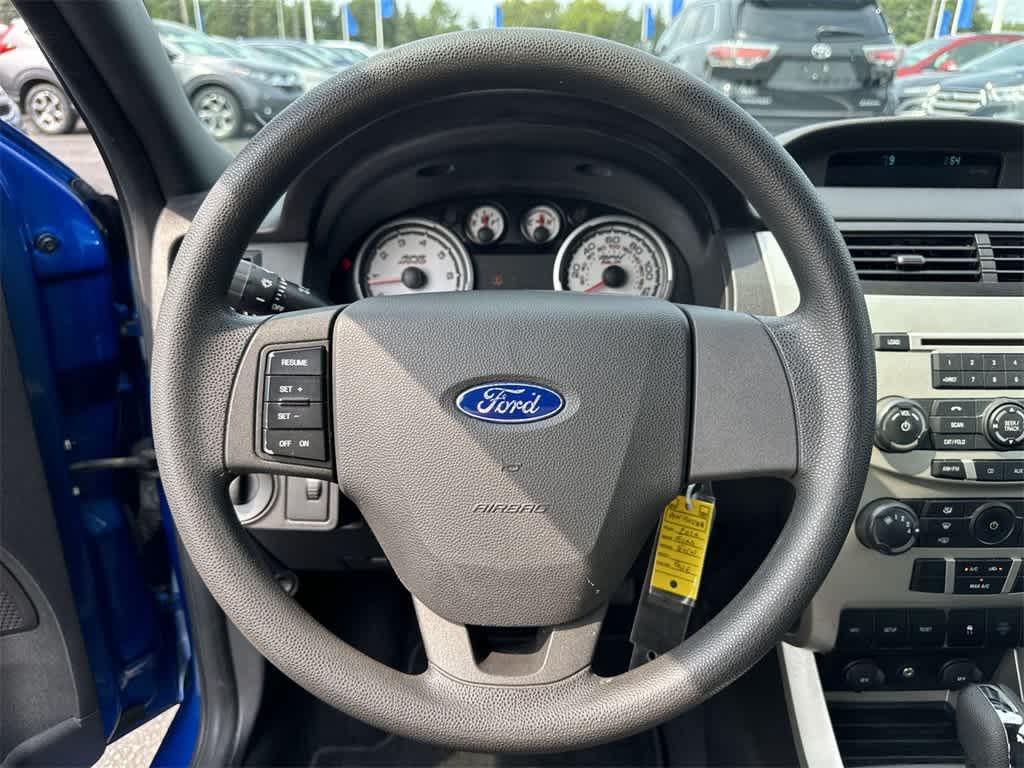 2010 Ford Focus SE 18