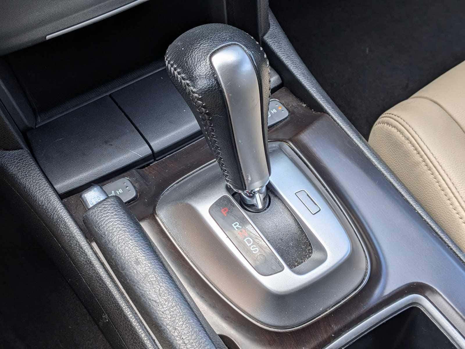 Thumbnail: 2013 Honda Crosstour - 30