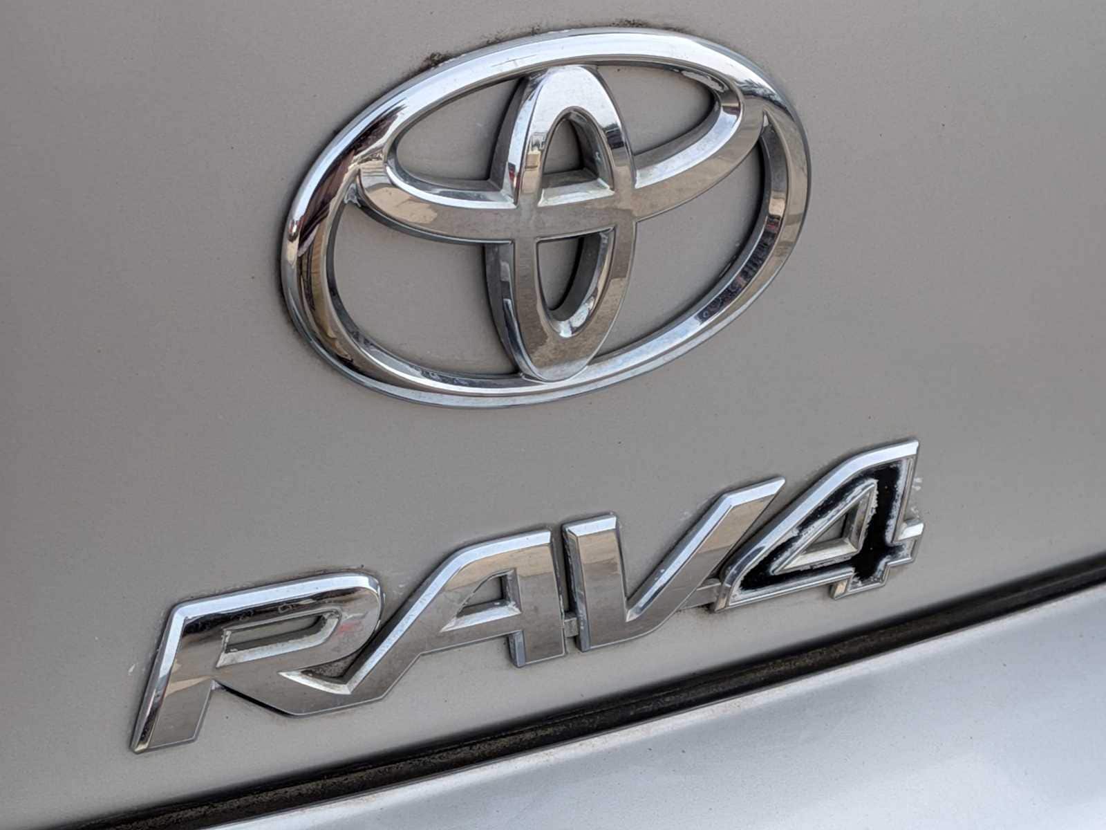 Thumbnail: 2011 Toyota RAV4 - 8