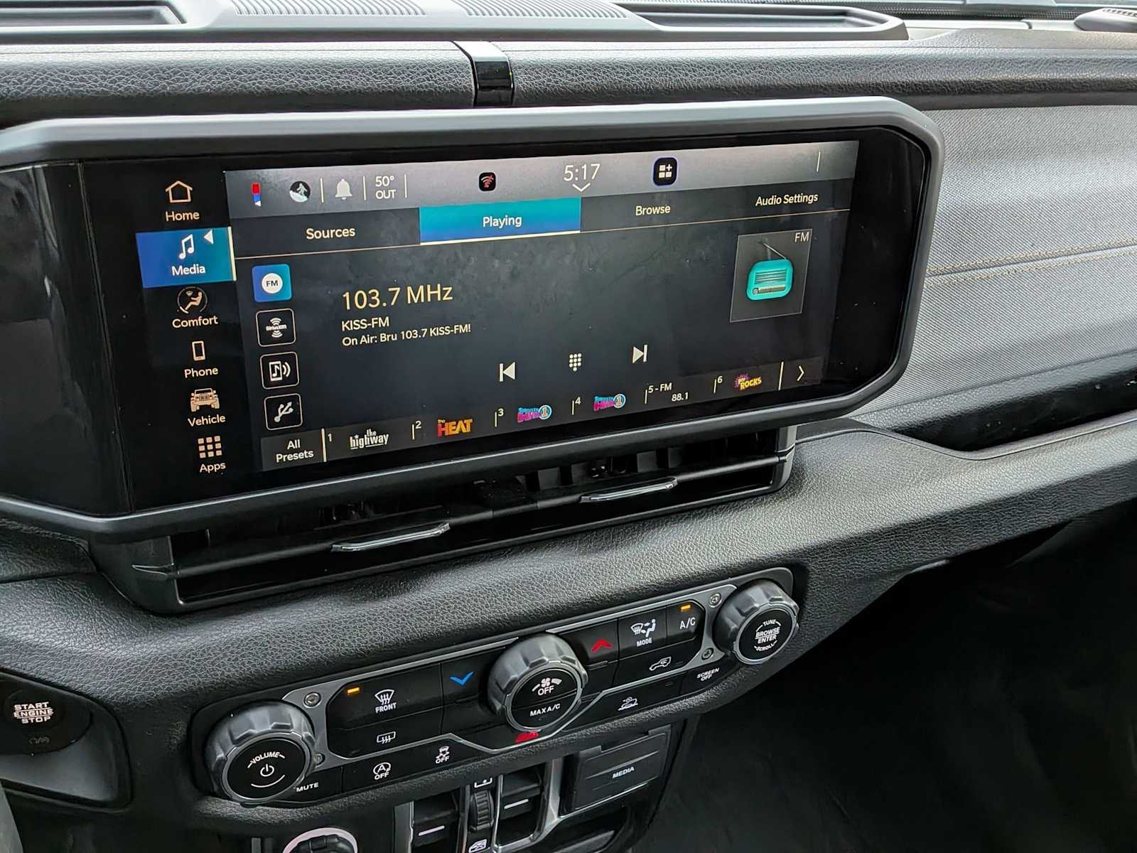 Thumbnail: 2024 Jeep Gladiator - 23