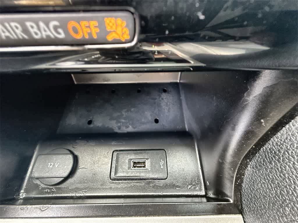 Thumbnail: 2022 Volkswagen Passat - 28