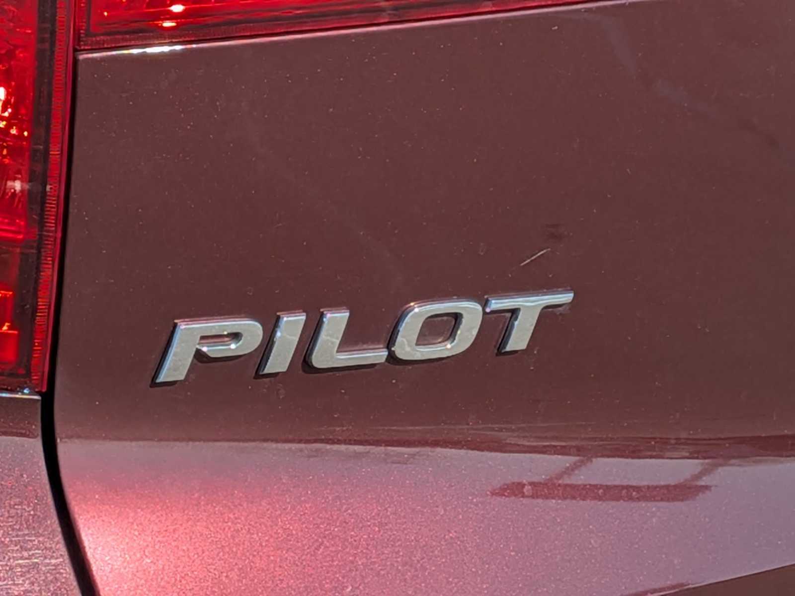 Thumbnail: 2017 Honda Pilot - 12