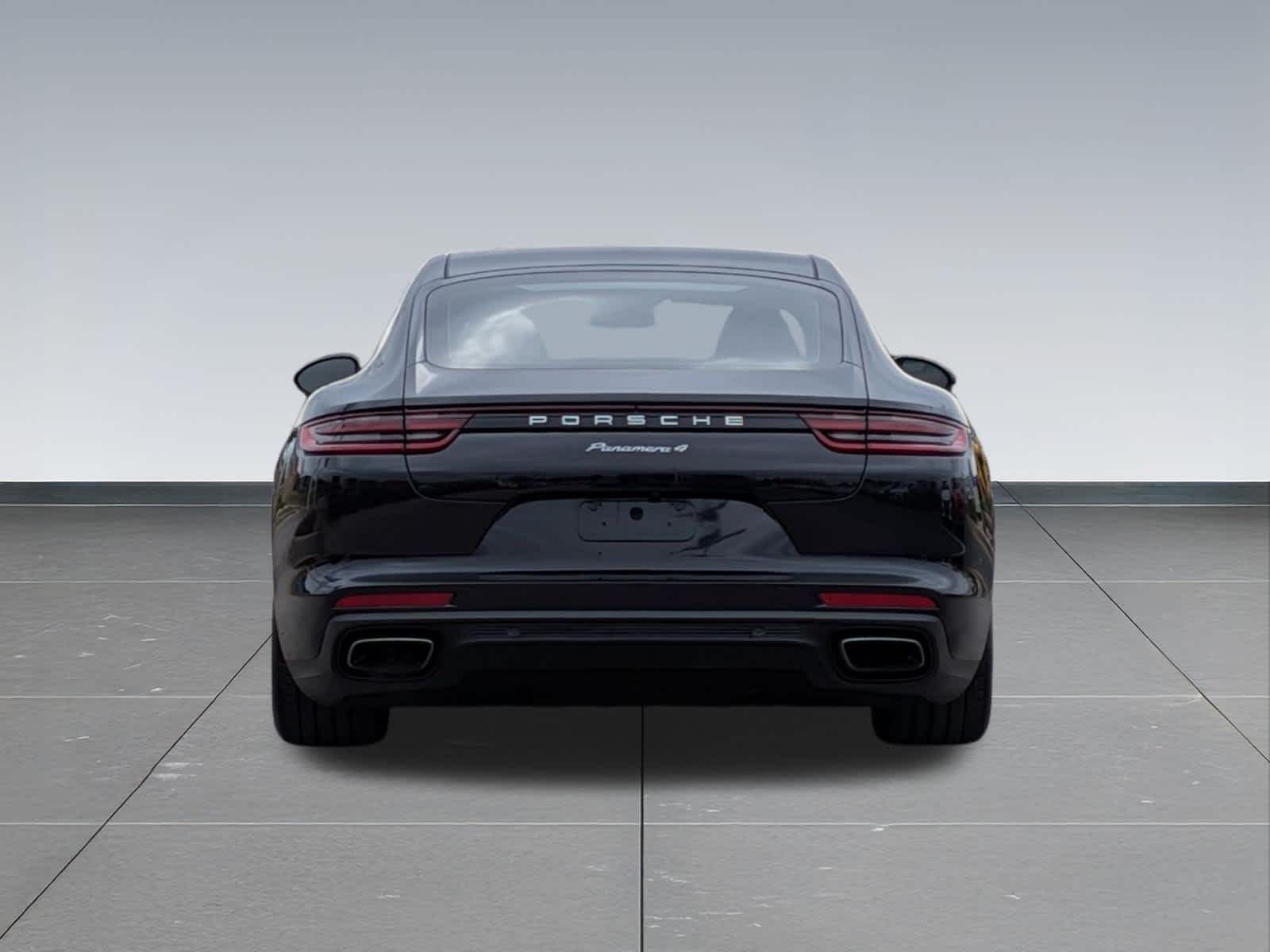 Thumbnail: 2017 Porsche Panamera - 4