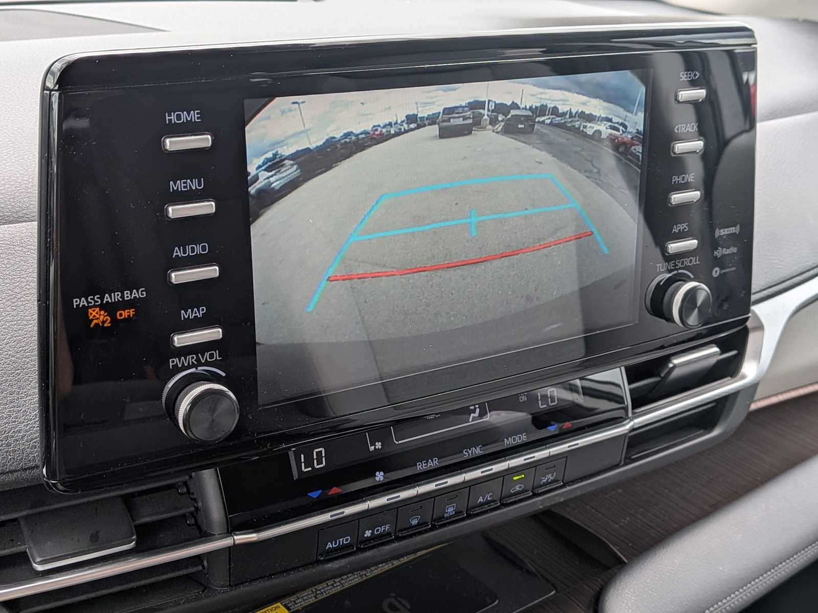 Thumbnail: 2021 Toyota Sienna - 27