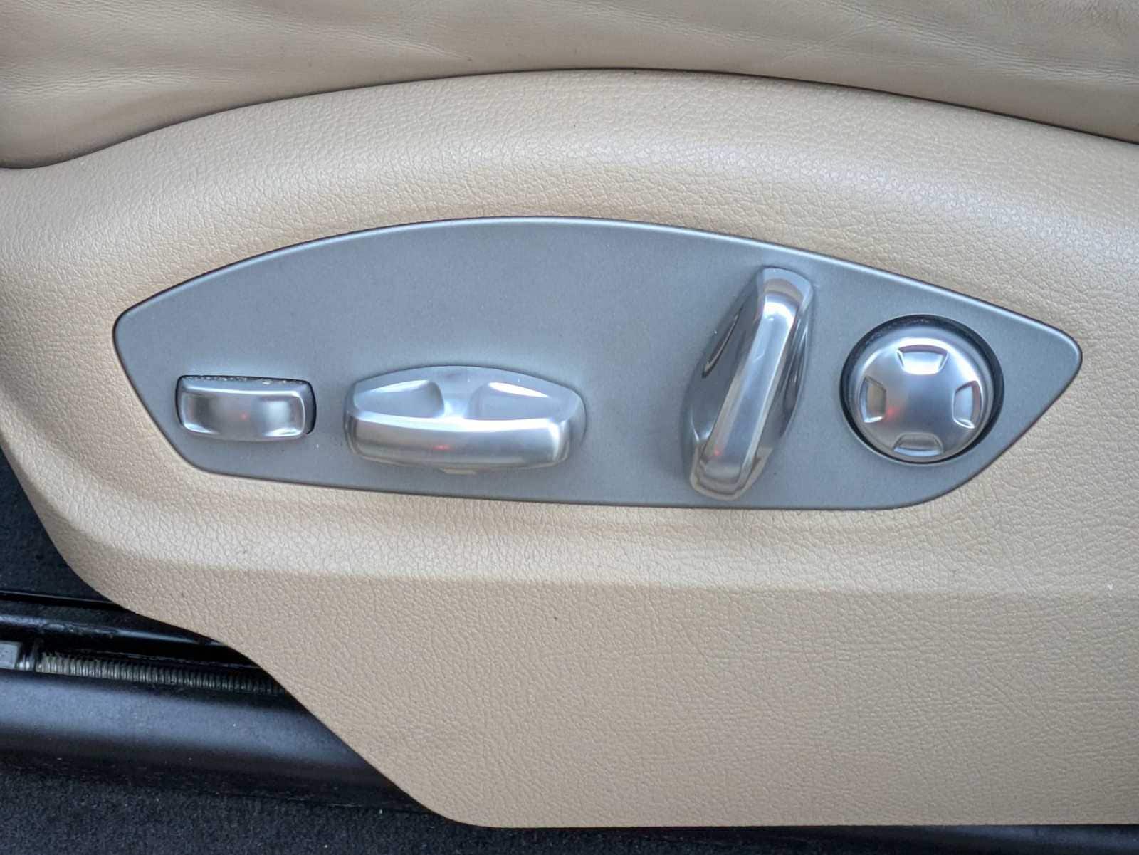 Thumbnail: 2019 Porsche Macan - 16