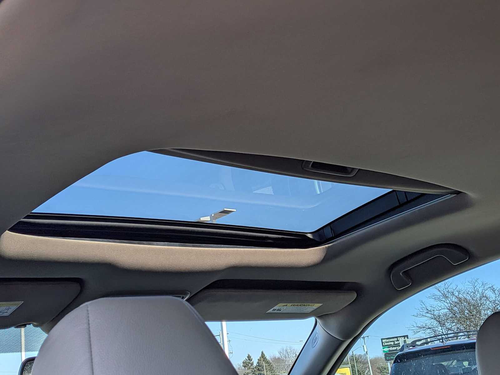 Thumbnail: 2017 Honda Pilot - 18