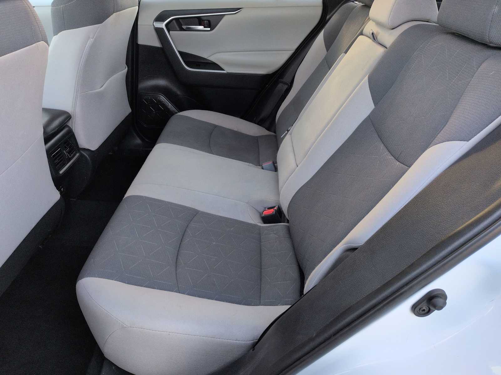 Thumbnail: 2019 Toyota RAV4 - 16