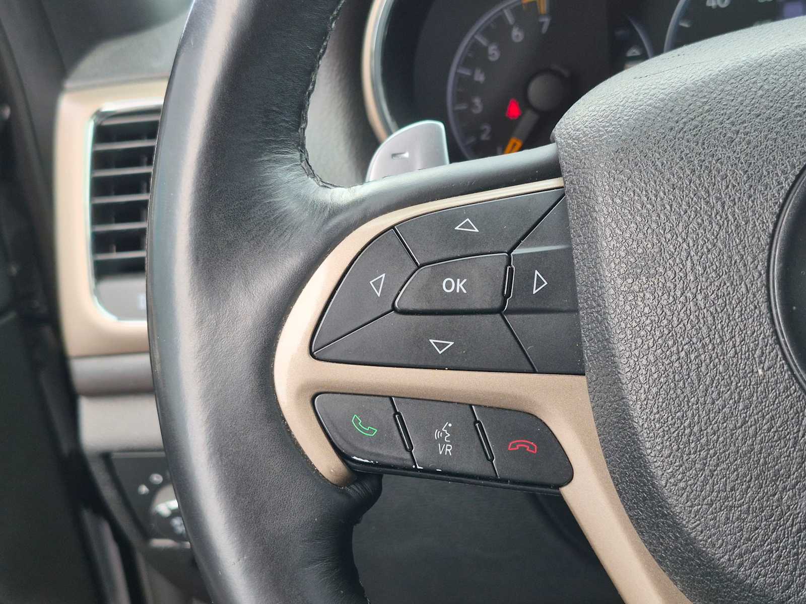 Thumbnail: 2014 Jeep Grand Cherokee - 23
