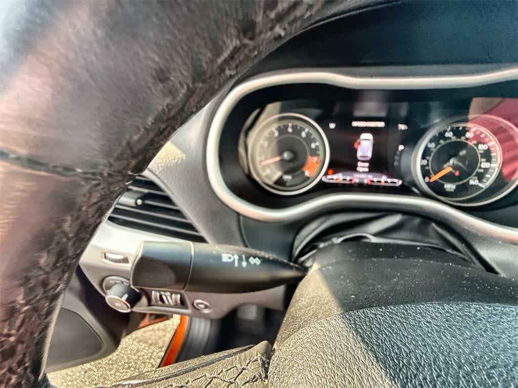 Thumbnail: 2015 Jeep Cherokee - 25