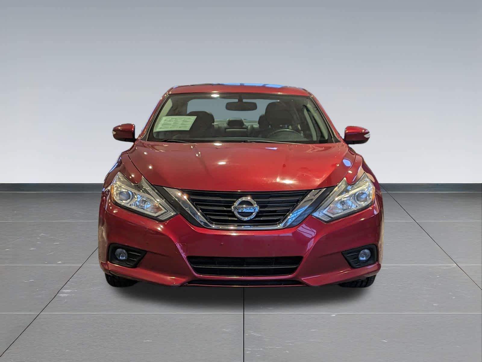 Thumbnail: 2016 Nissan Altima - 9