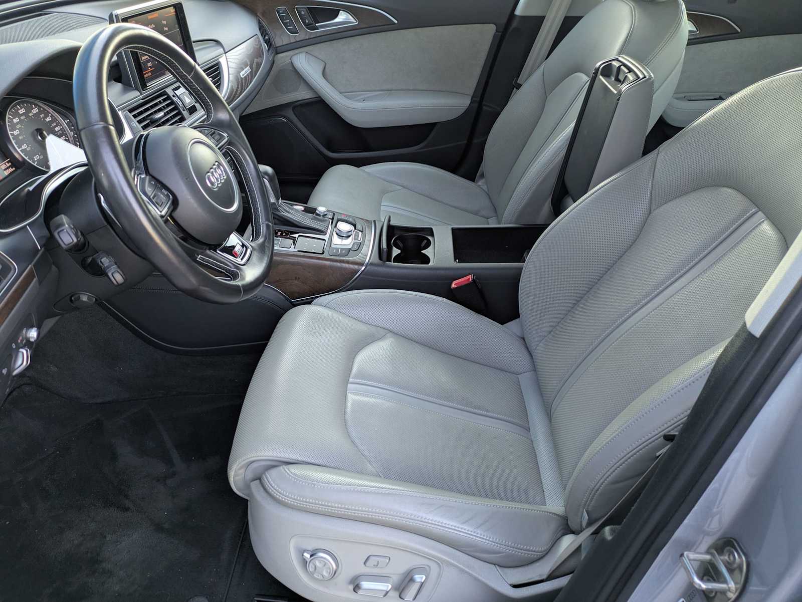 Thumbnail: 2016 Audi S6 - 15