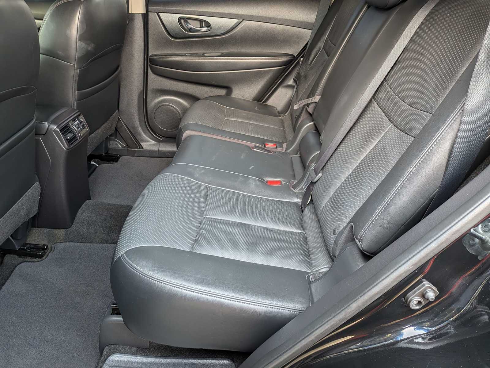 Thumbnail: 2015 Nissan Rogue - 17