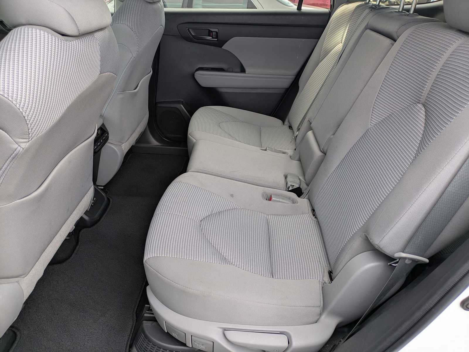 Thumbnail: 2022 Toyota Highlander - 18