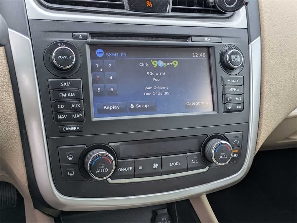 Thumbnail: 2016 Nissan Altima - 26