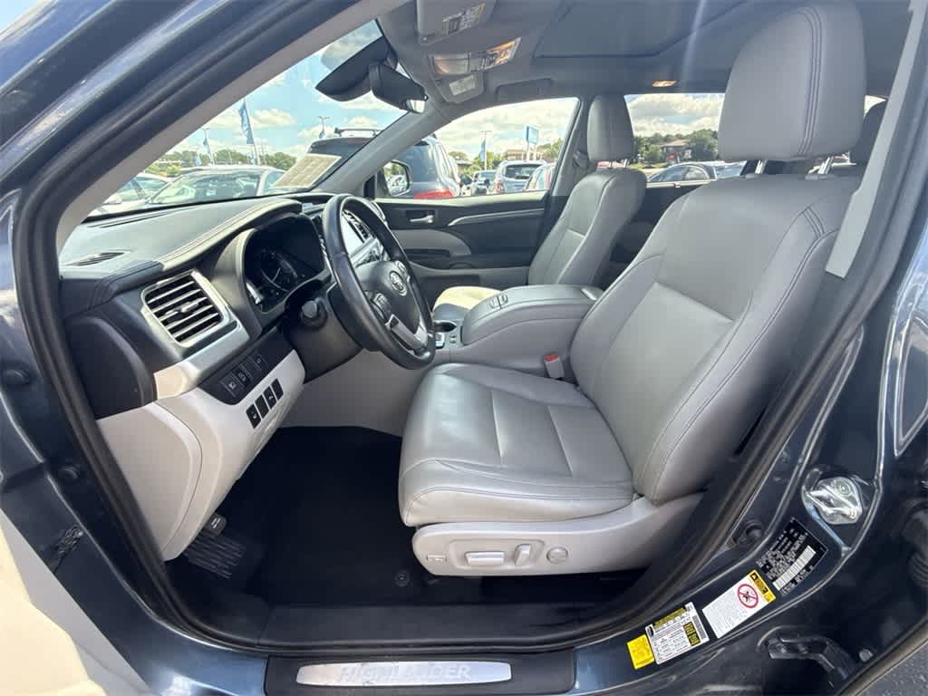 Thumbnail: 2019 Toyota Highlander - 2
